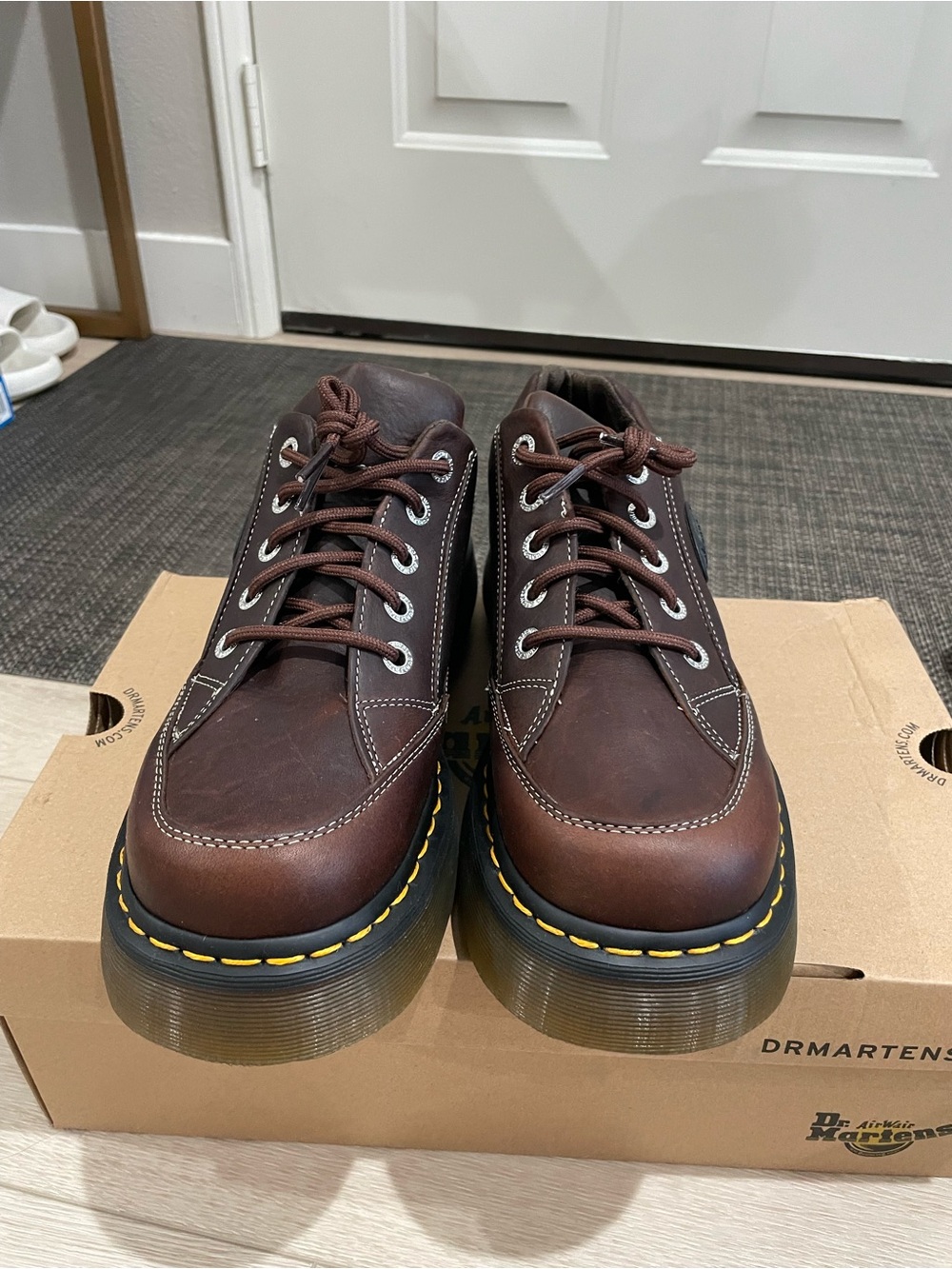 NWT Dr. Marten Buzz 5-Eye Grizzly Leather Shoes - Picture 4 of 5